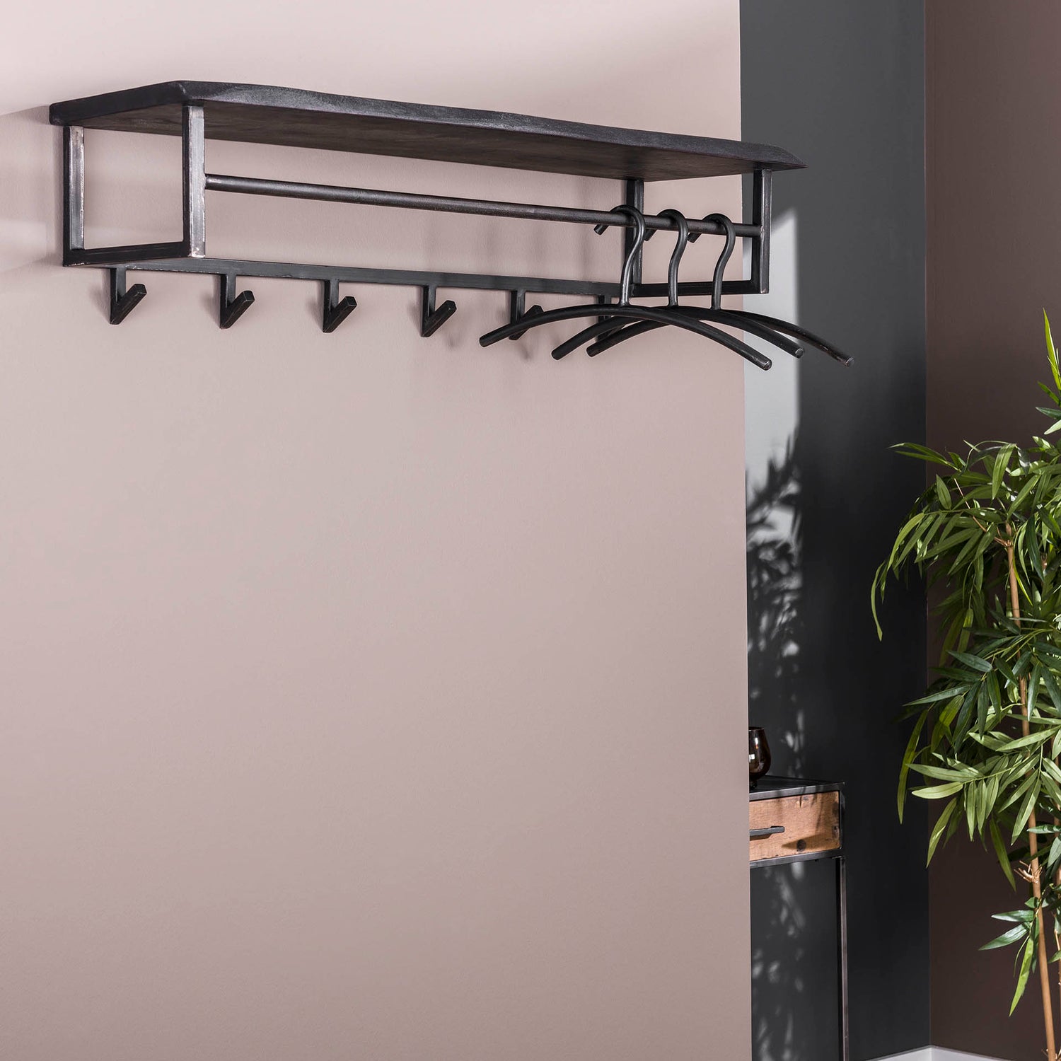 Kapstok Yucon met 6 haken hoedenplank - 100x32x26 cm - Zwart - Acacia