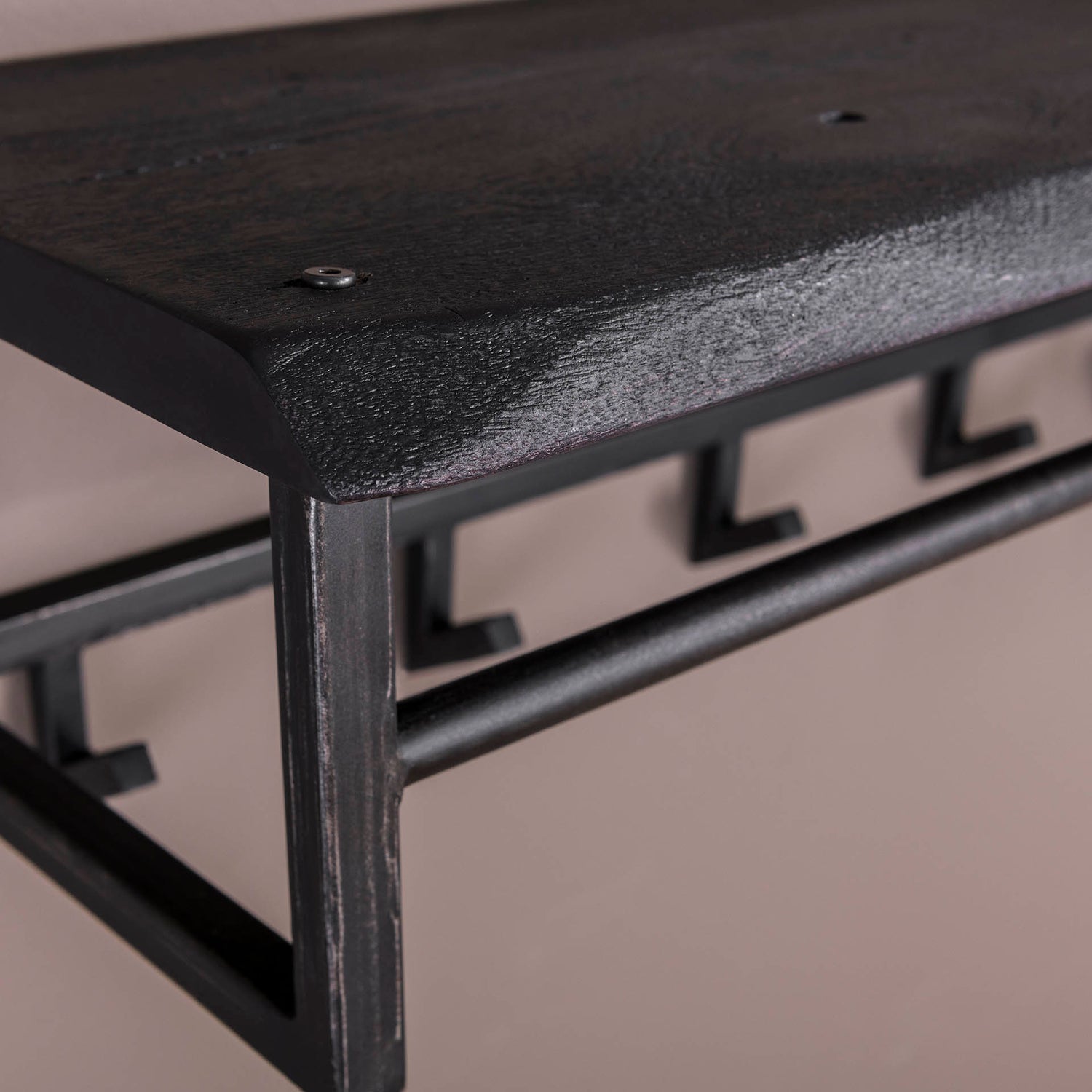 Kapstok Yucon met 6 haken hoedenplank - 100x32x26 cm - Zwart - Acacia