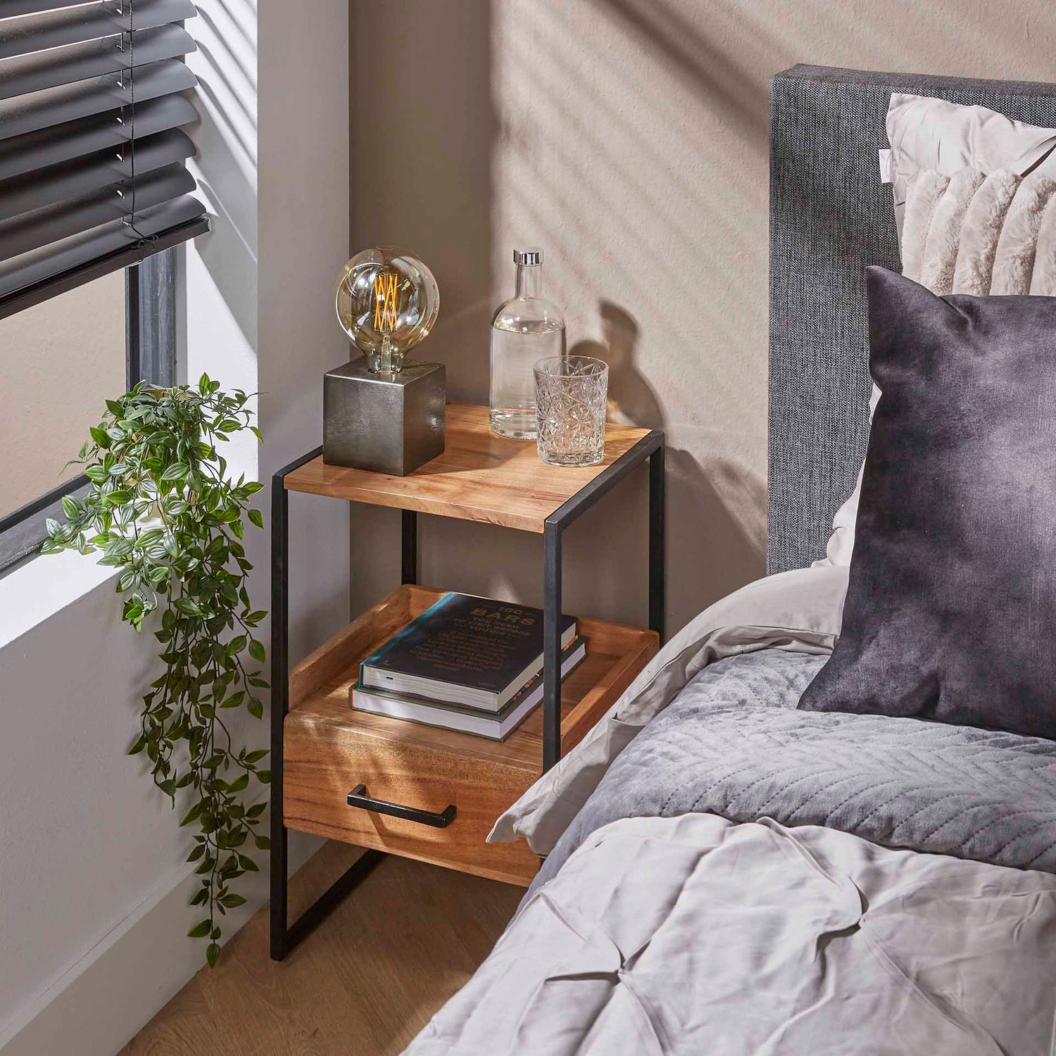 Nachtkastje met 1 lade XS Niche - 35x35x55 cm - Naturel - Acacia