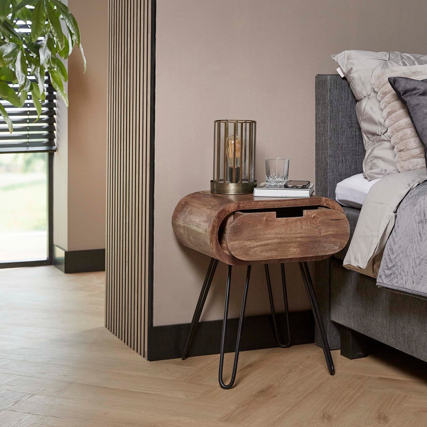 Nachtkastje Barrel 1L - 50x35x60 cm - Zandkleur - Mango