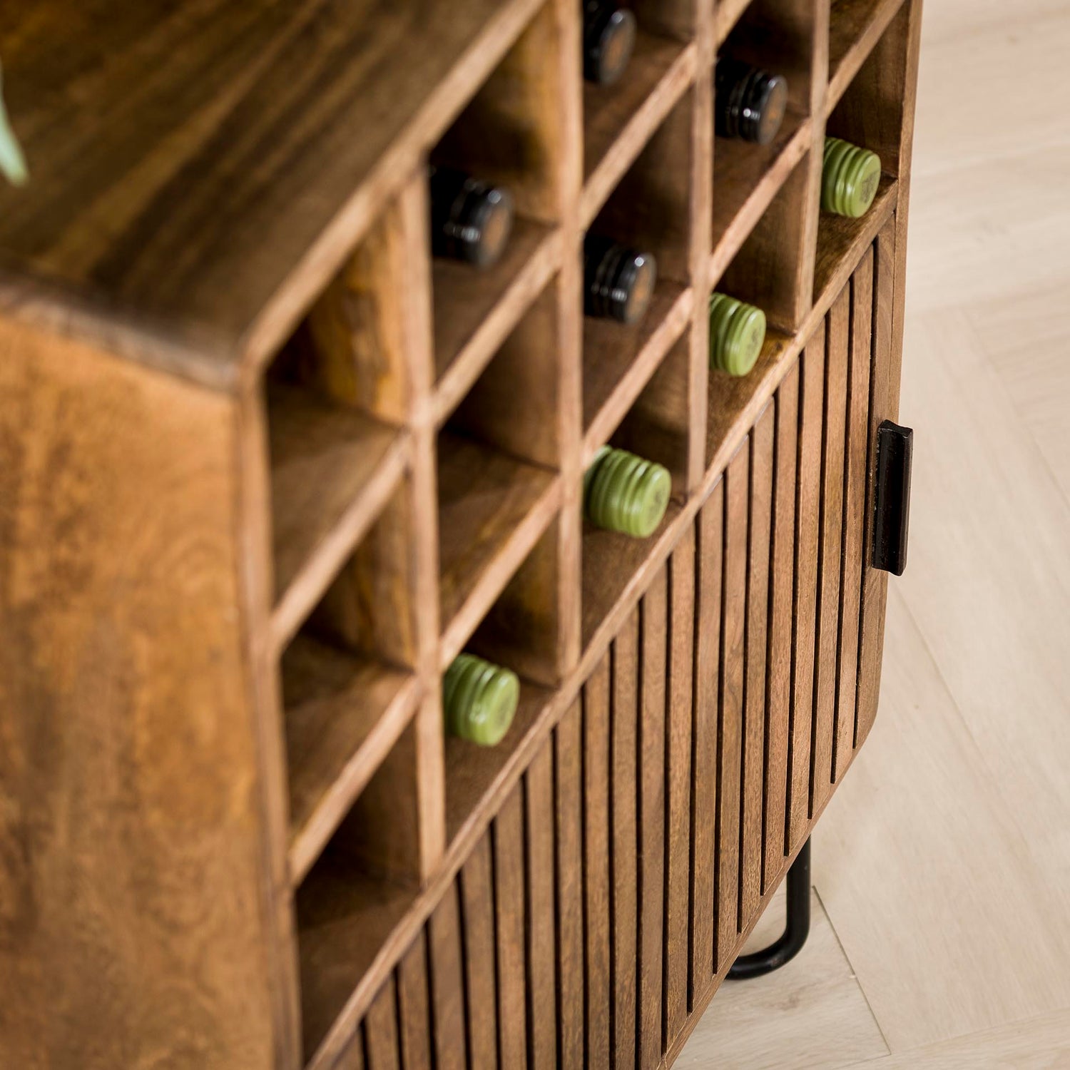 Wijnkast Tweak - 56x38x90 cm - Zandkleur - Mango