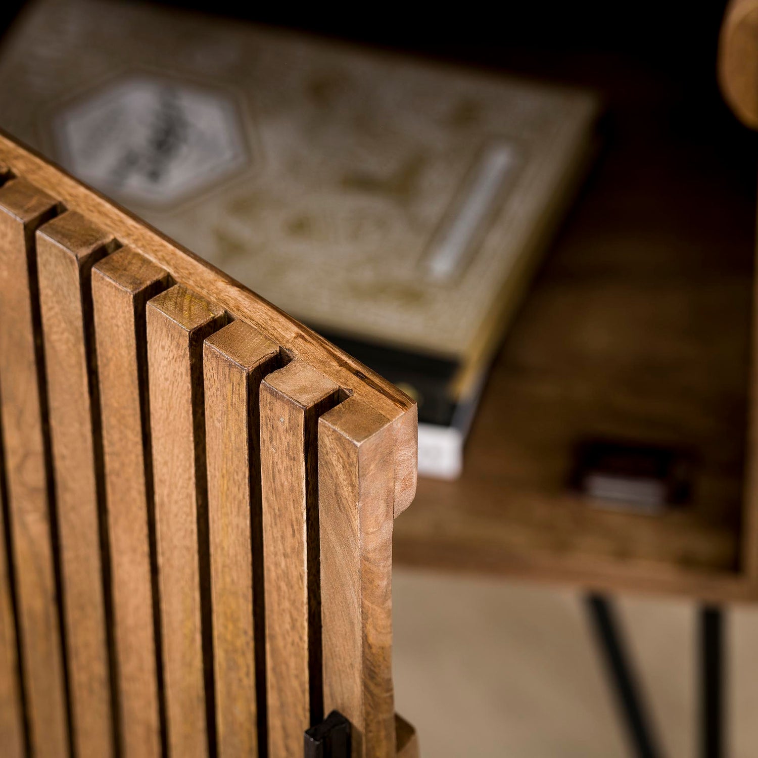 Wijnkast Tweak - 56x38x90 cm - Zandkleur - Mango