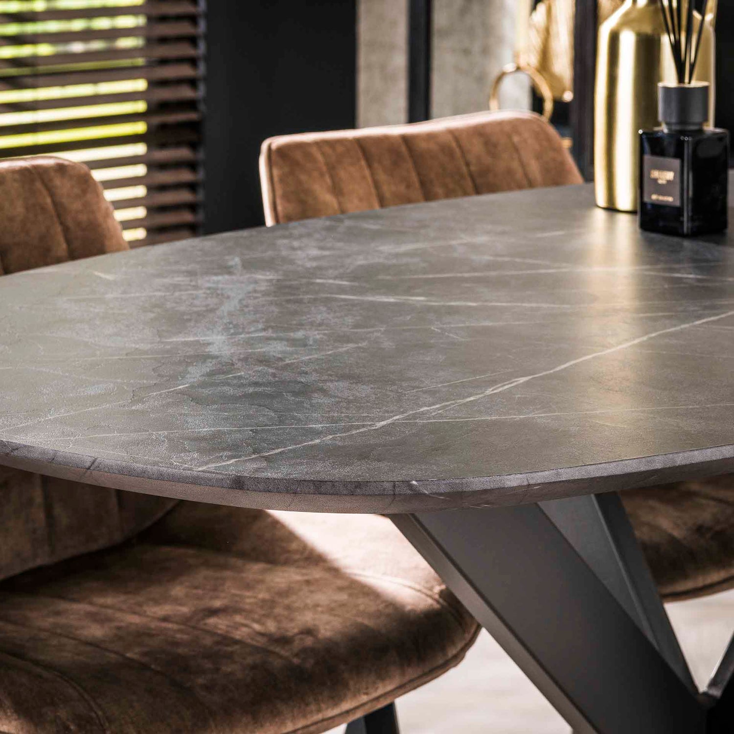 Bartafel Kruisframe Deens Ovaal - 140x80x93 cm - Zwart Bruin - Melamine