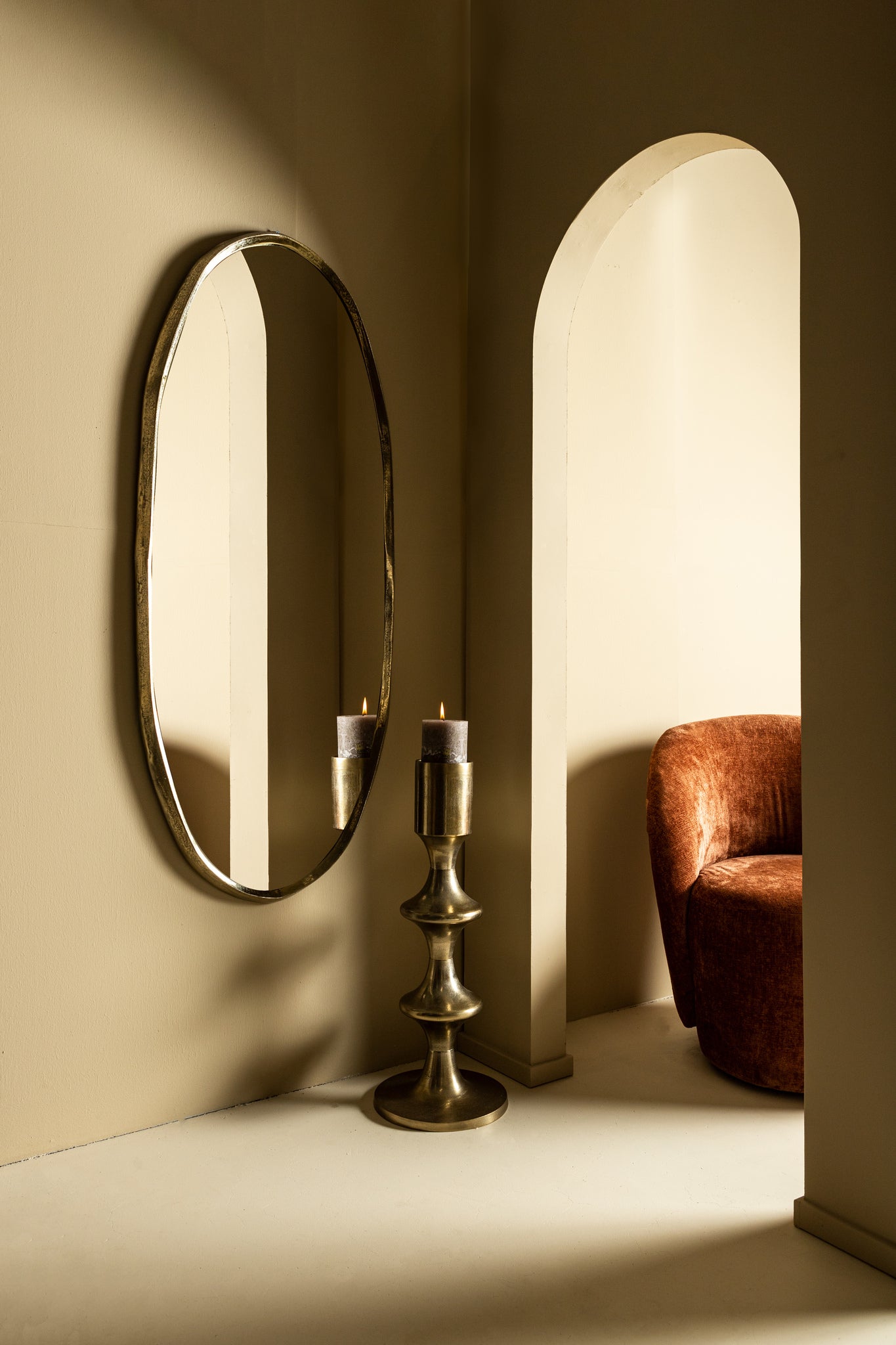 Taika Gold Alu Round Candle Holder Tabs Low