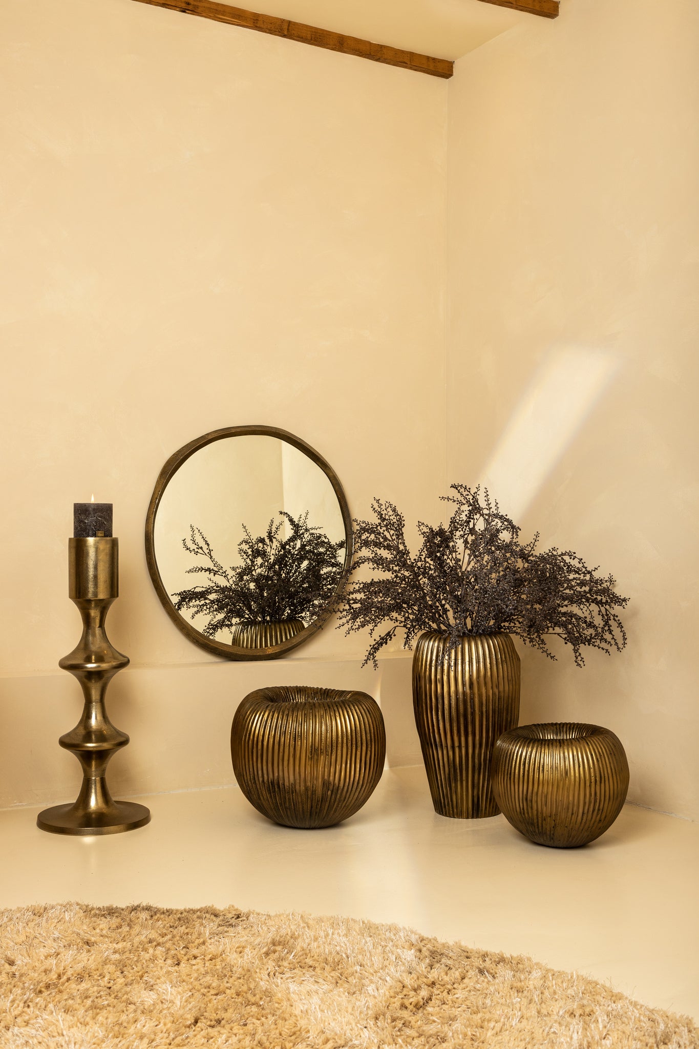 Taika Gold Alu Round Candle Holder Tabs Low