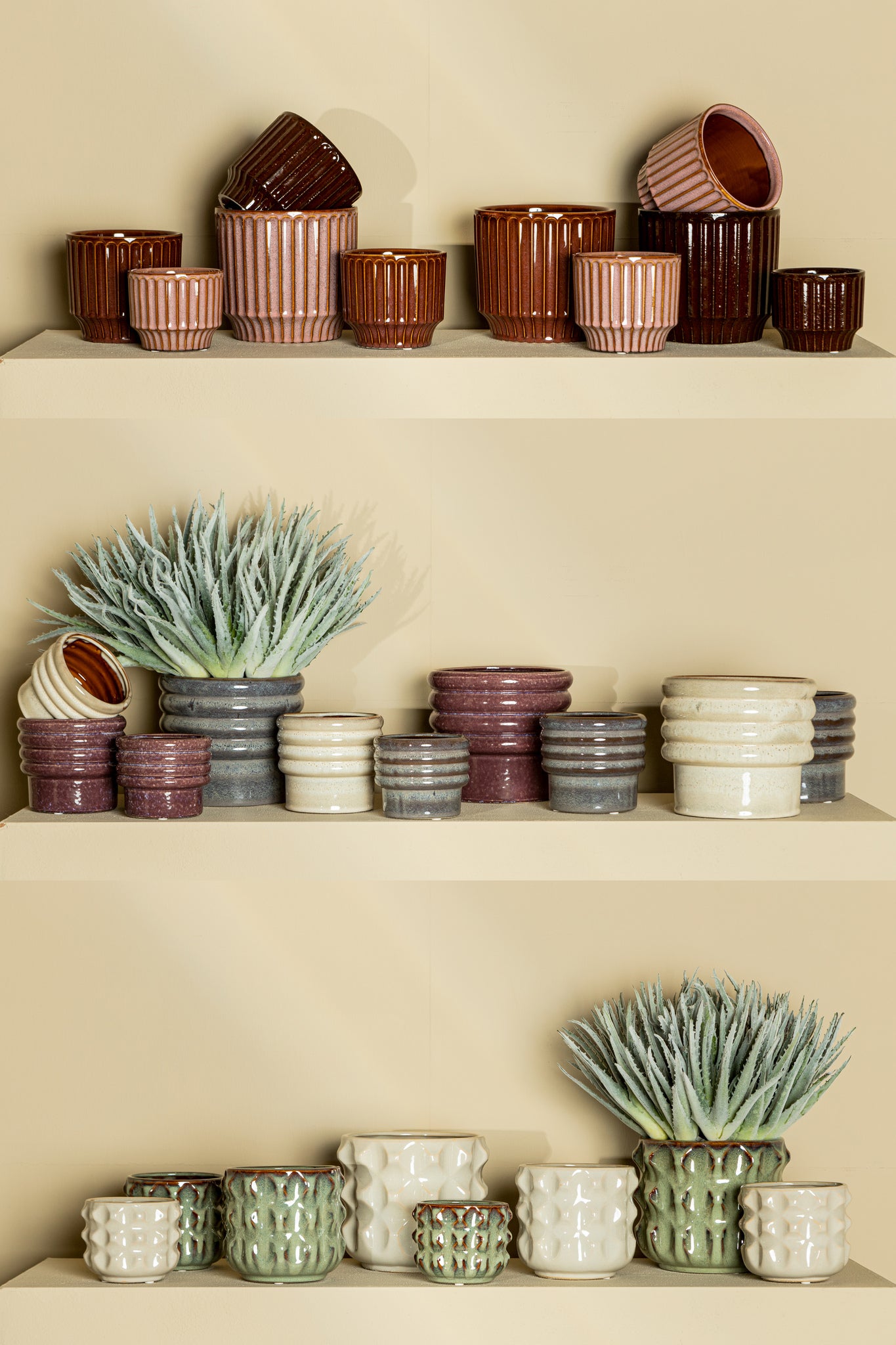 Hodor Bordeaux Glazed Ceramic Round Pot Lines S