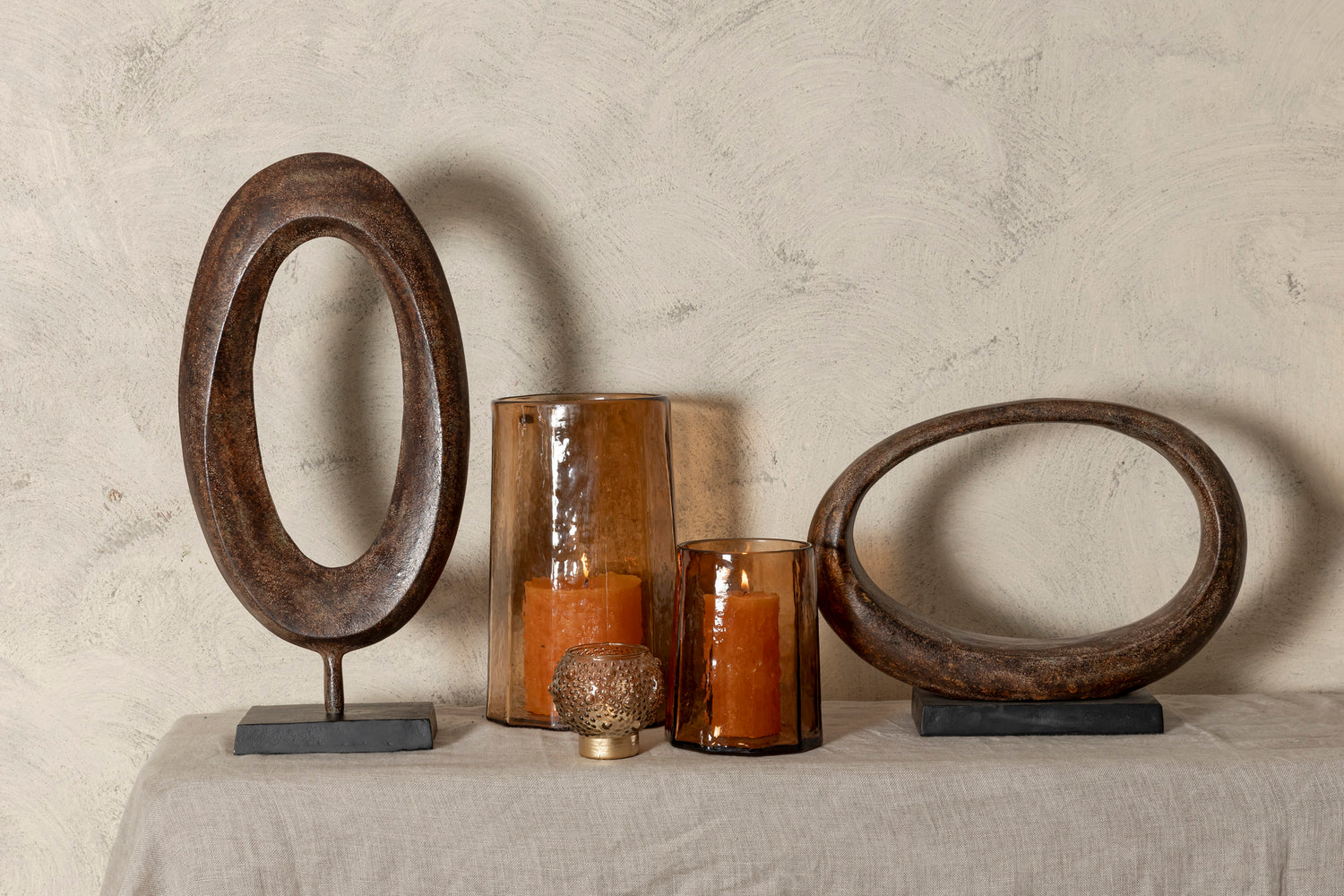 Rhubie Brown Oval Alu Casted Statue On Base Wide