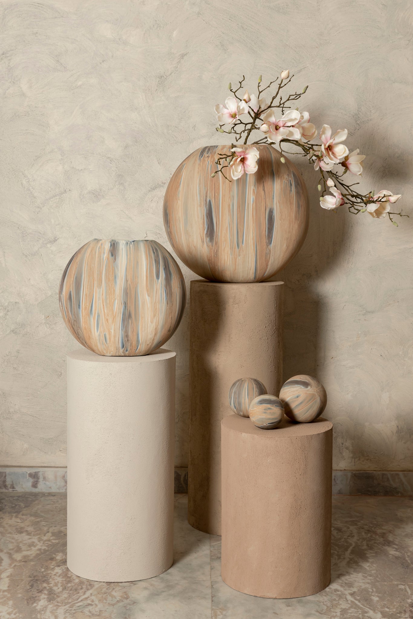 Meriko Brown Round Iron Ball Statue Matt Enamel L