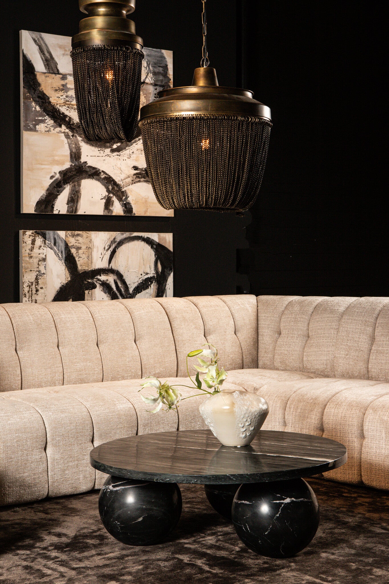 Diro Black Marble 3 Ball Coffeetable Round