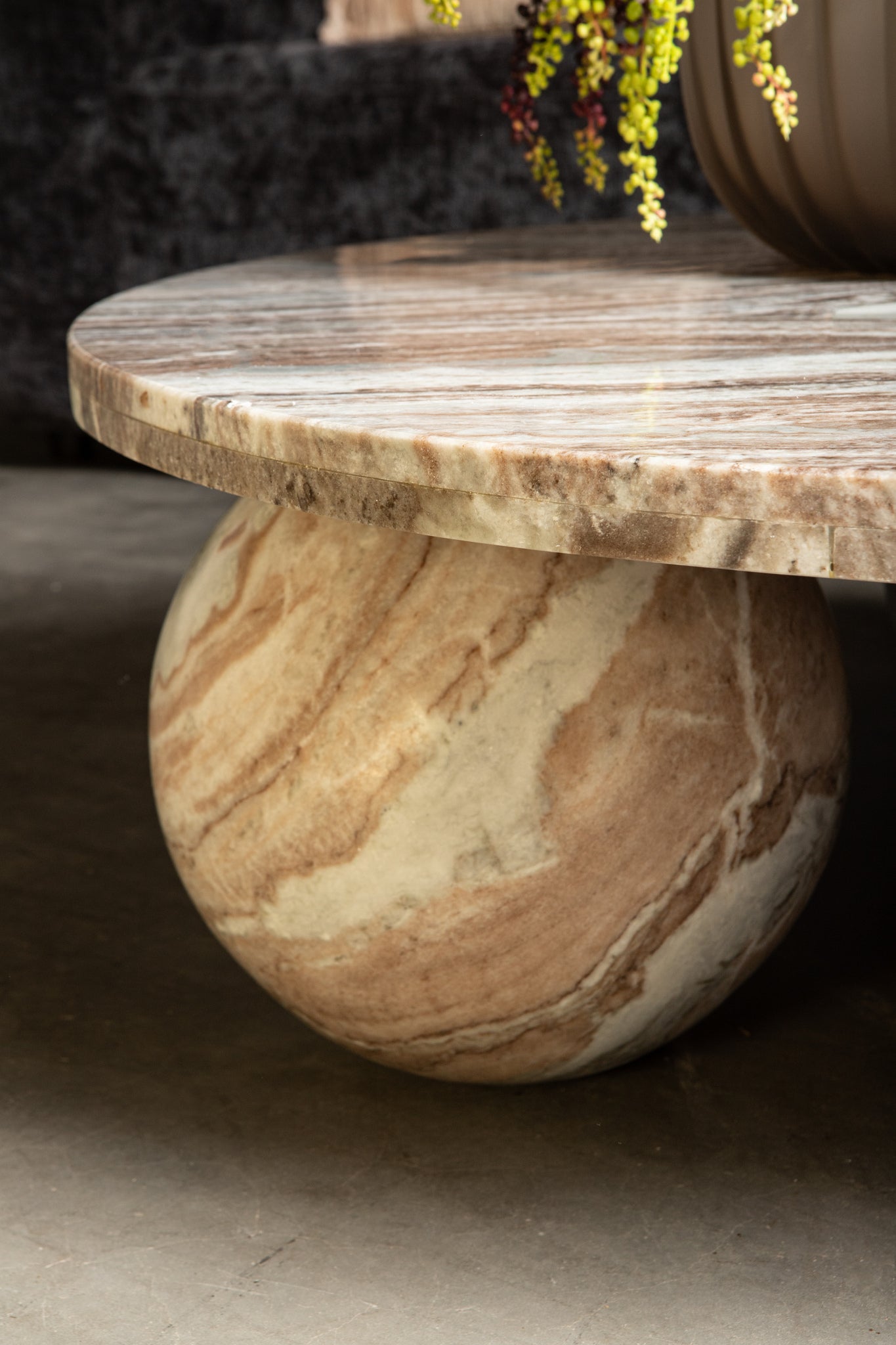 Diro Beige Marble 3 Ball Coffeetable Round