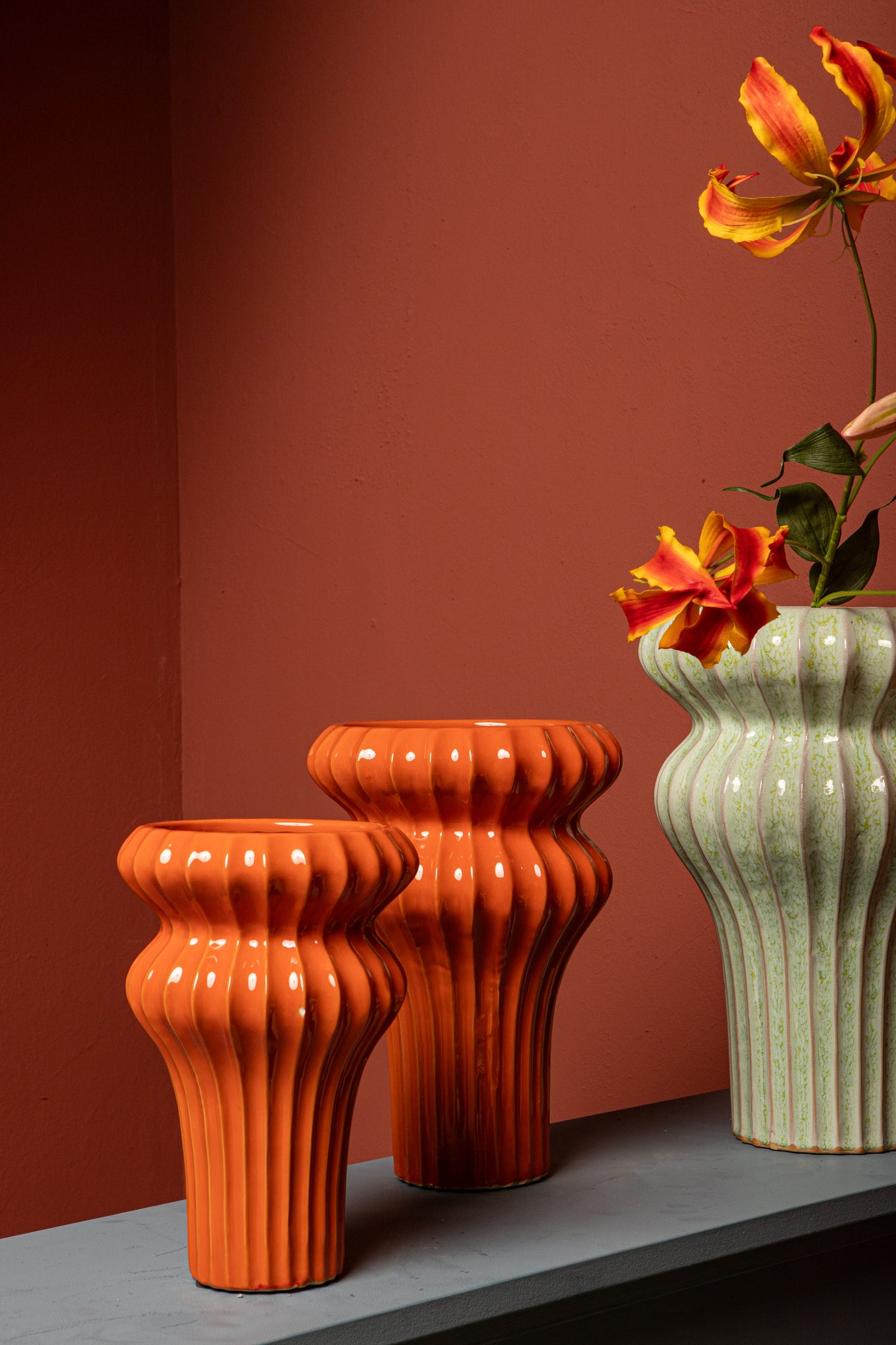 Glenna Orange Ceramic Round Ribbed Pot W Bulbs M