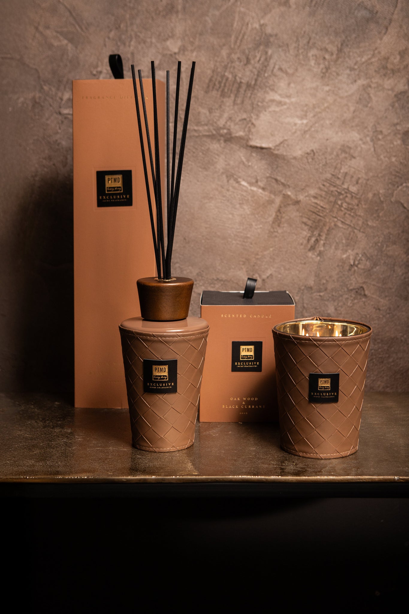 PTMD Exclusive Oak Blackcurrant Scent Candle 900gr