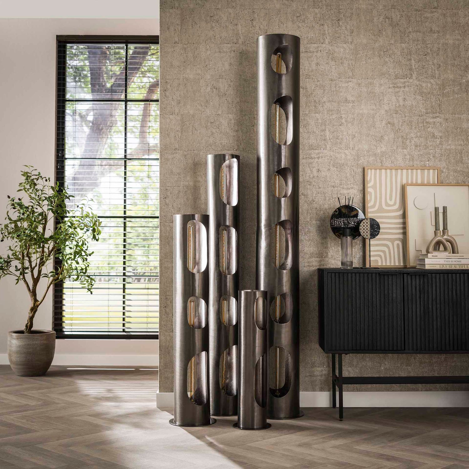 Vloerlamp Ø25 Organic Cylinder XL - 25x25x145 cm - Zwart Nikkel