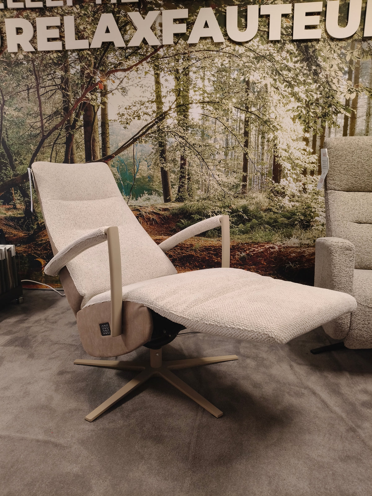 Relaxfauteuil Athene Medium - Tori 102 Ecru / Paola 10 Liver - 3 motoren elektrisch