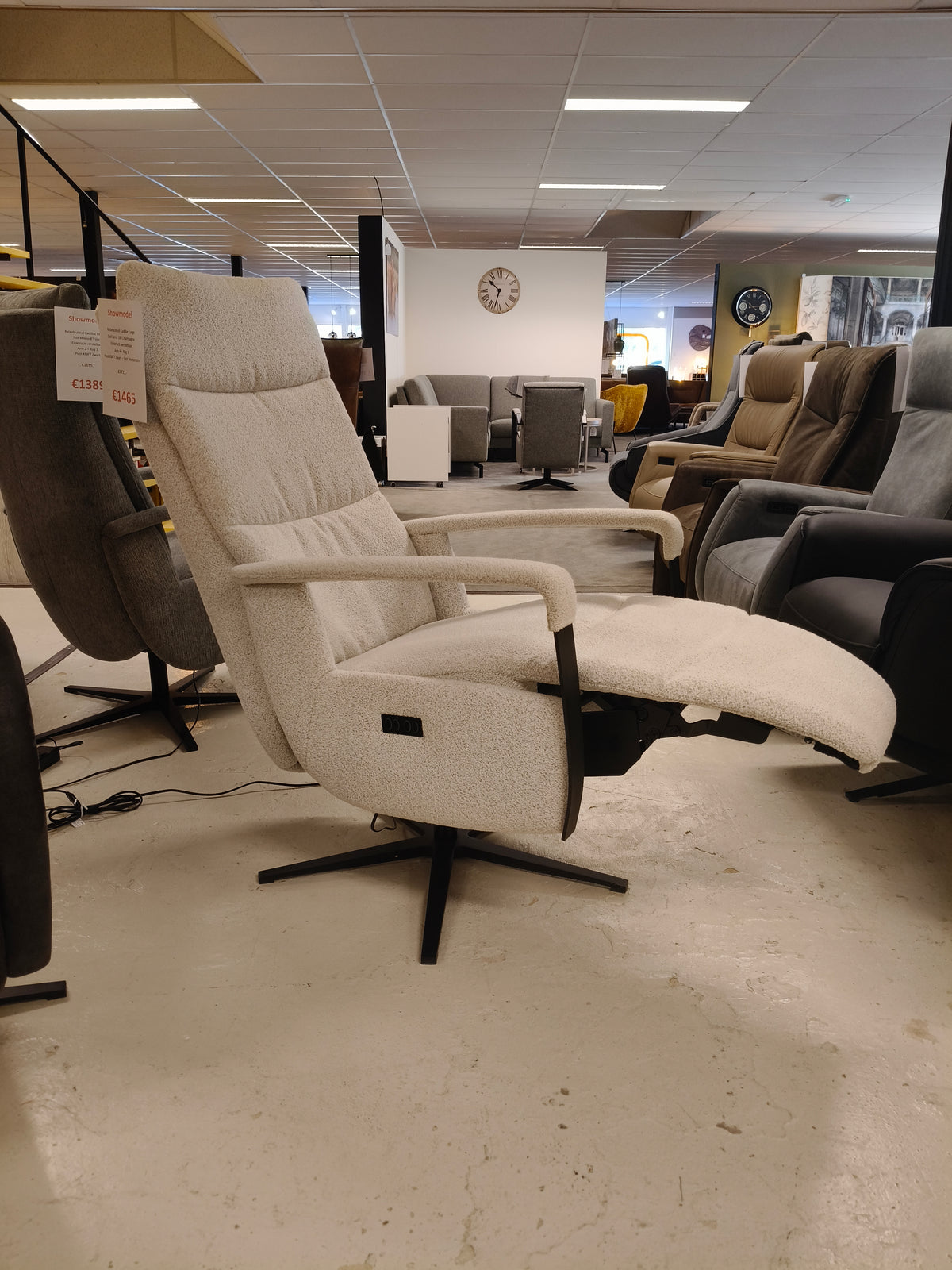 Relaxfauteuil Cadillac Large - Lama 186 Champagne - Elektrisch verstelbaar