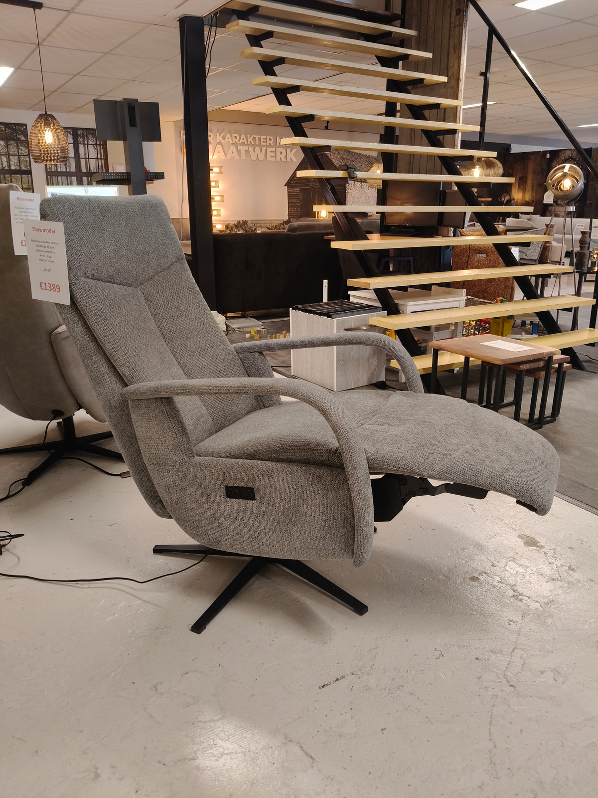 Relaxfauteuil Cadillac Medium - Mileto 87 Slate - Elektrisch verstelbaar