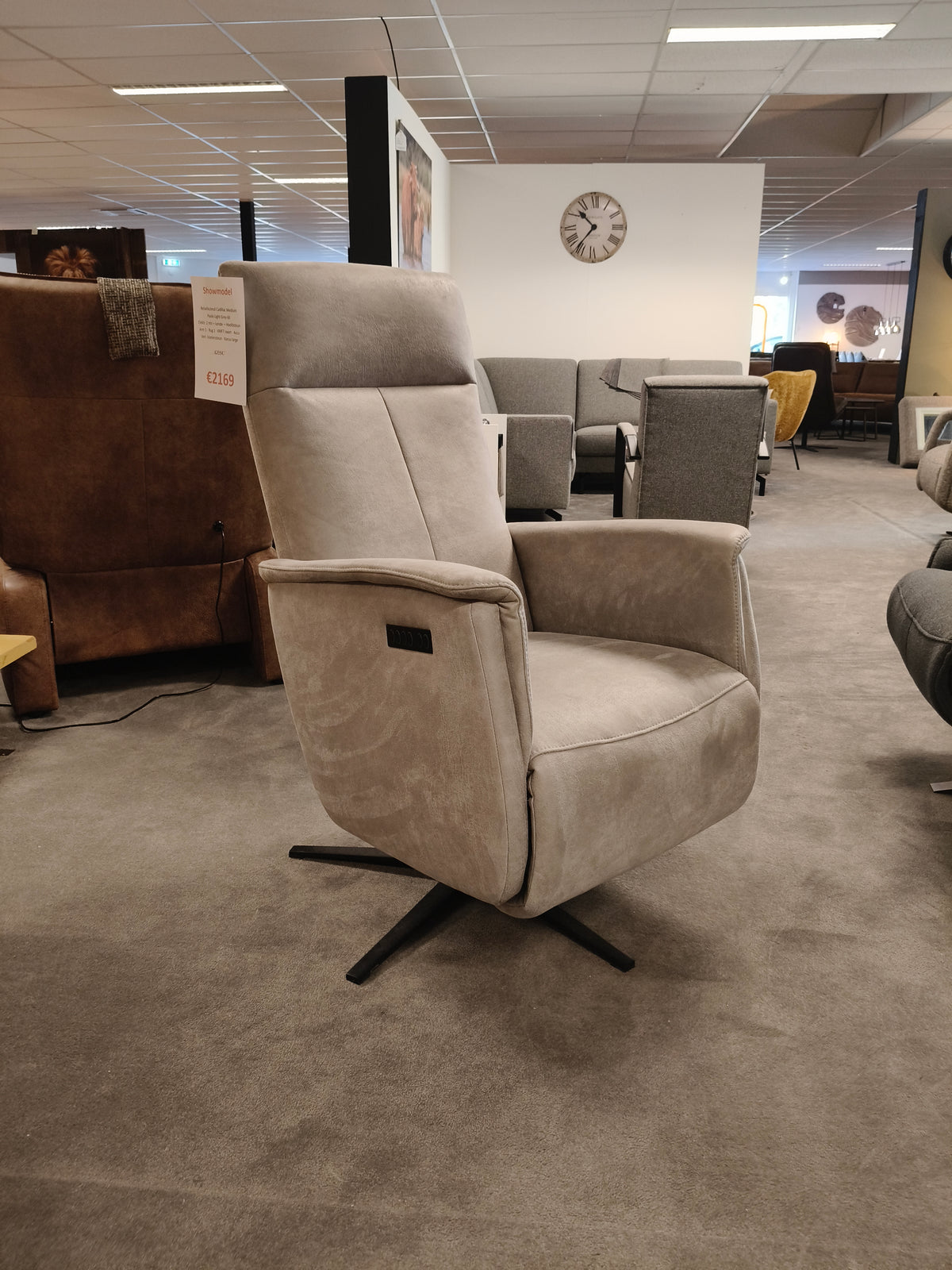 Relaxfauteuil Cadillac Medium - Paola 60 Light Grey - Elek. 2 mtr + lende- + hoofdsteun - Incl. Accu