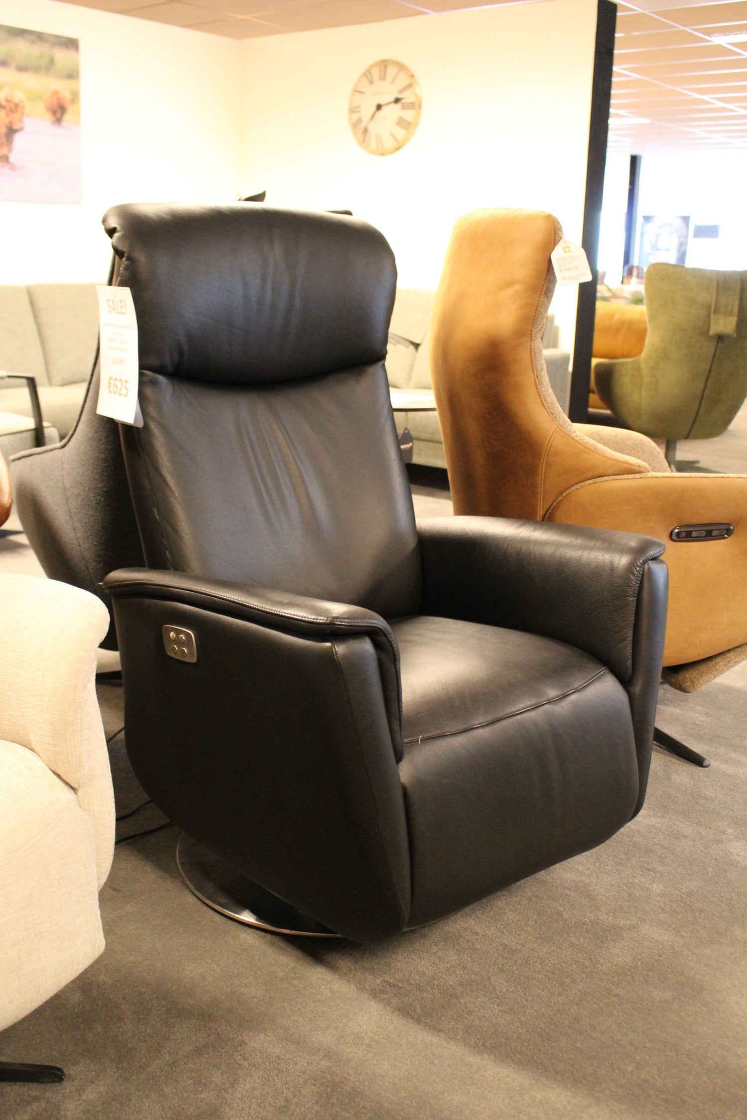 Hjort Knudsen Relaxfauteuil 4525 - Leer zwart - Elektrisch verstelbaar
