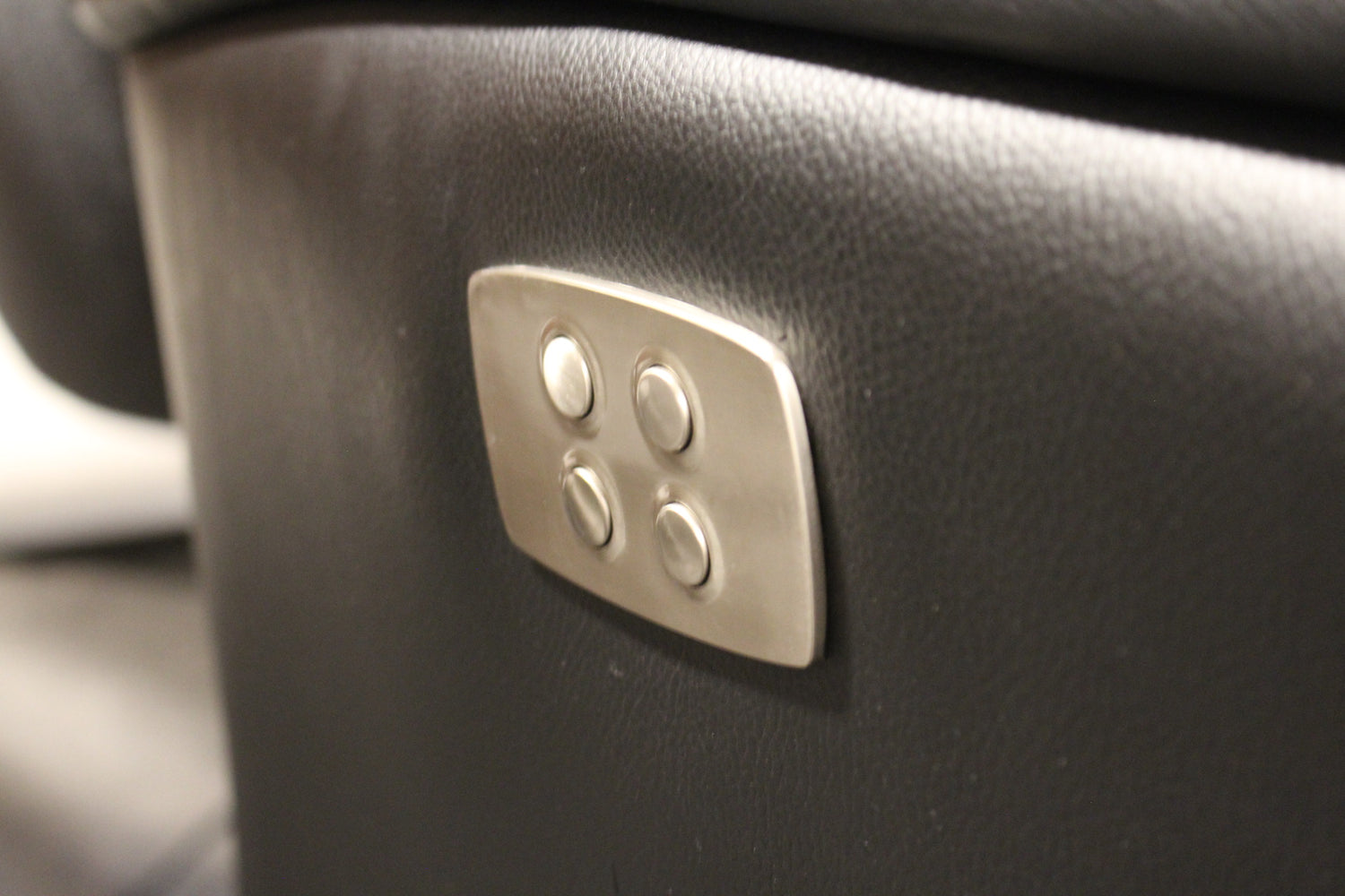 Hjort Knudsen Relaxfauteuil 4525 - Leer zwart - Elektrisch verstelbaar