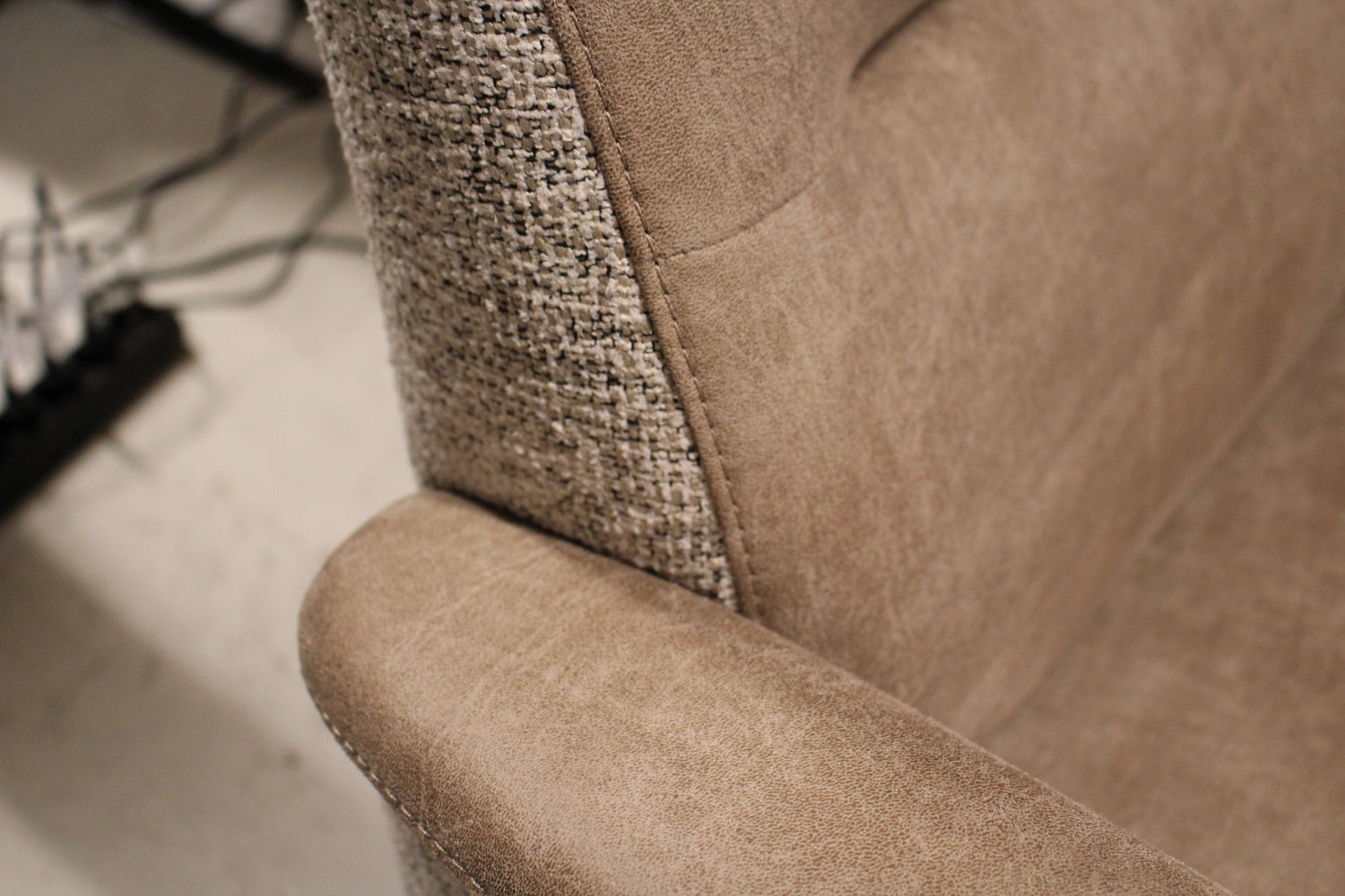 Relaxfauteuil Lyon Large - Duo stoffering - Elektrisch verstelbaar - Incl. Accu