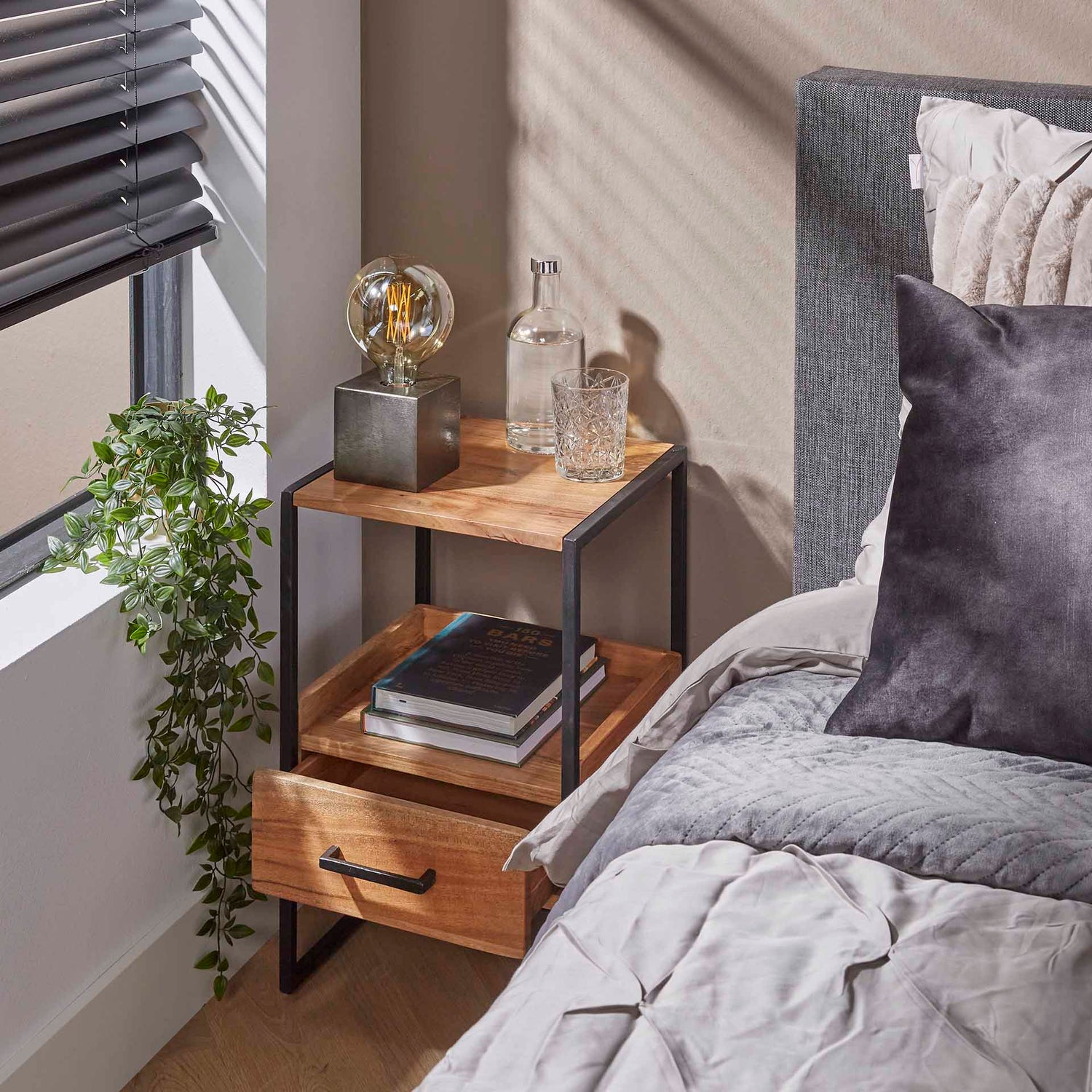 Nachtkastje met 1 lade XS Niche - 35x35x55 cm - Naturel - Acacia