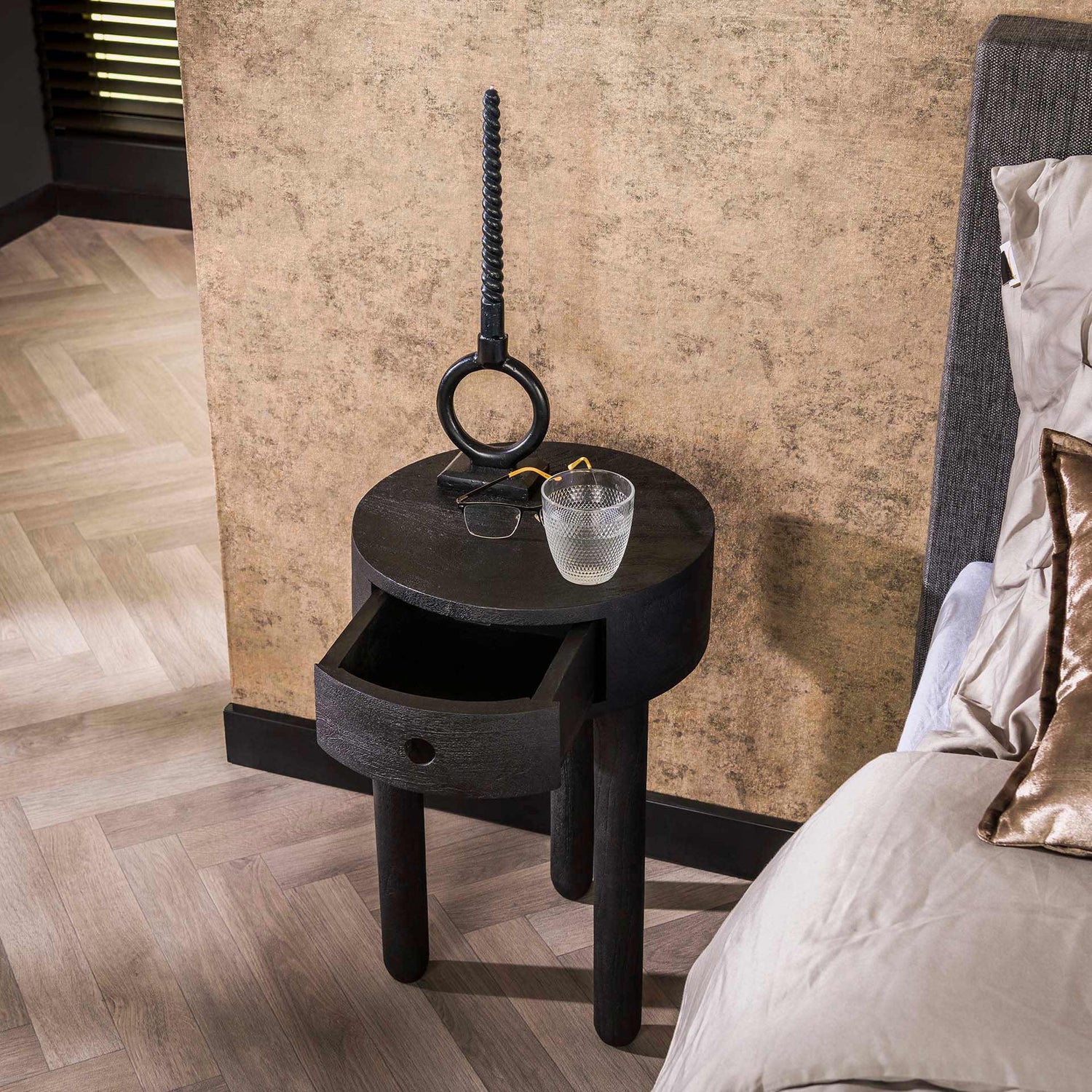 Nachtkastje met 1 lade Round Full Wood - 35x35x55 cm - Zwart - Acacia