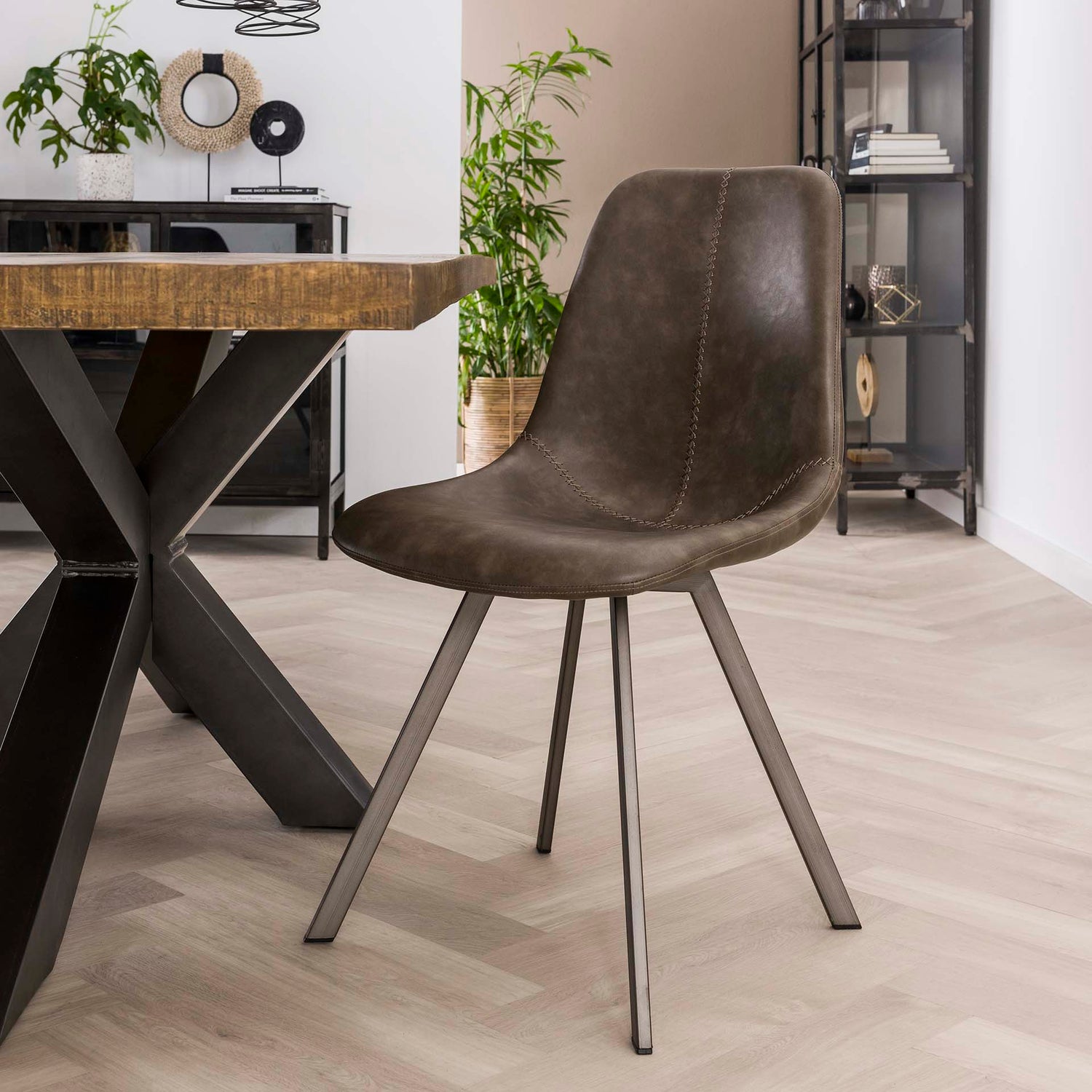 Stoel Zig-Zag met plat frame 4 stuks - 46x58x87 cm - Saddle PU Taupe