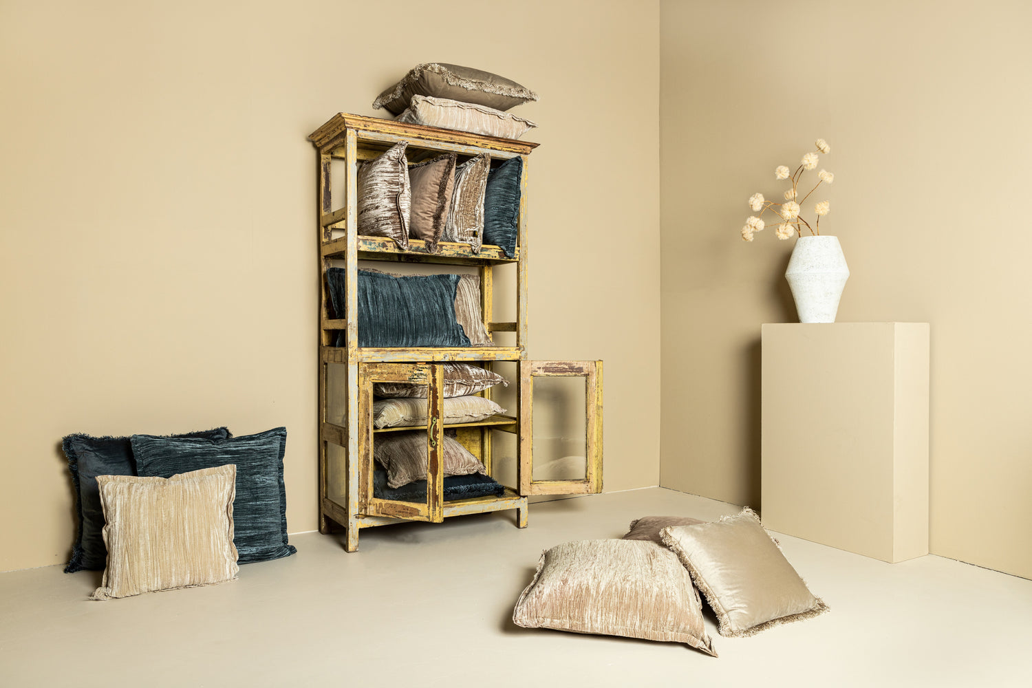 Nous Taupe Velvet Cushion With Fringes Square L