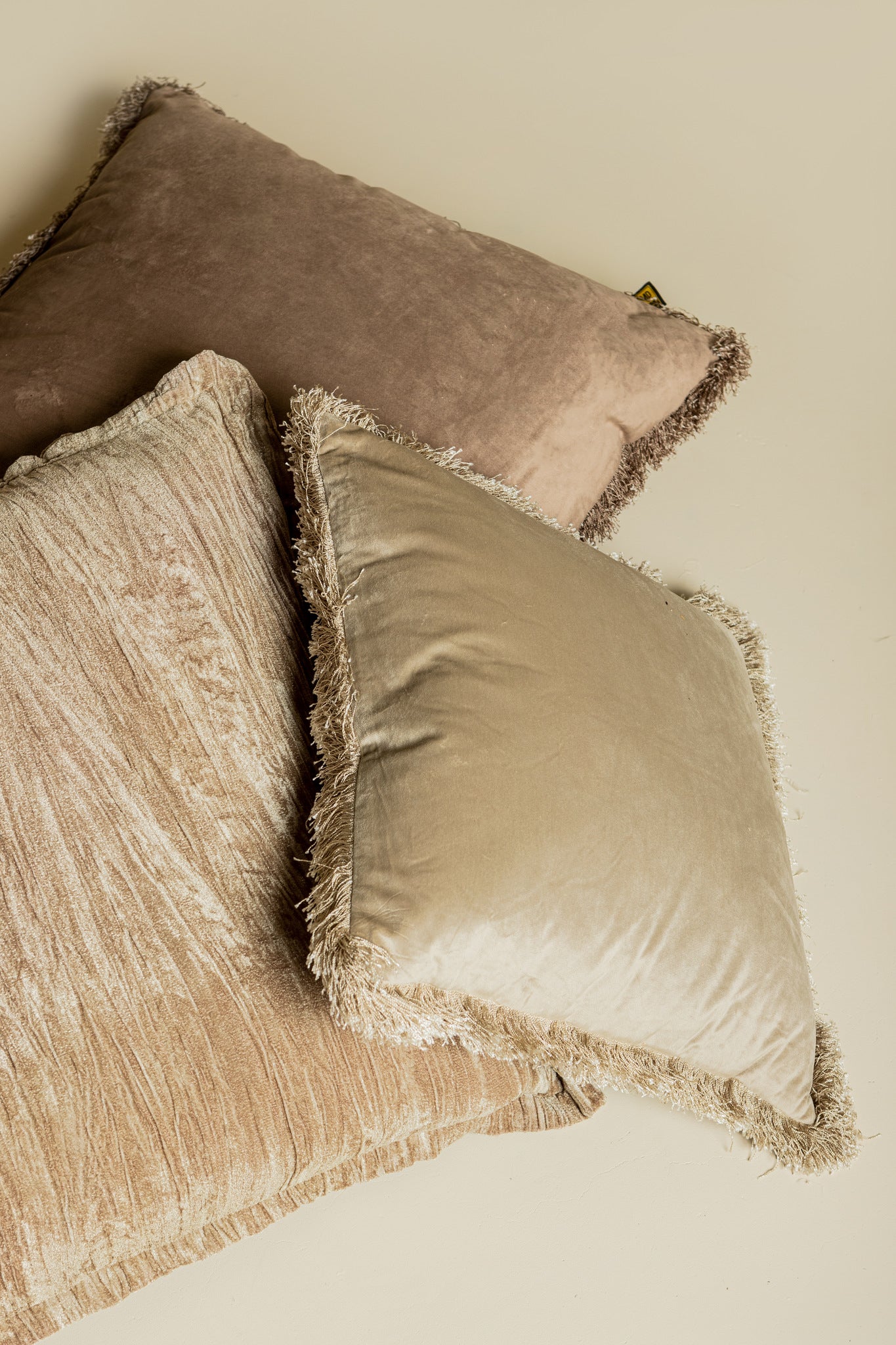 Nous Beige Velvet Cushion With Fringes Square L