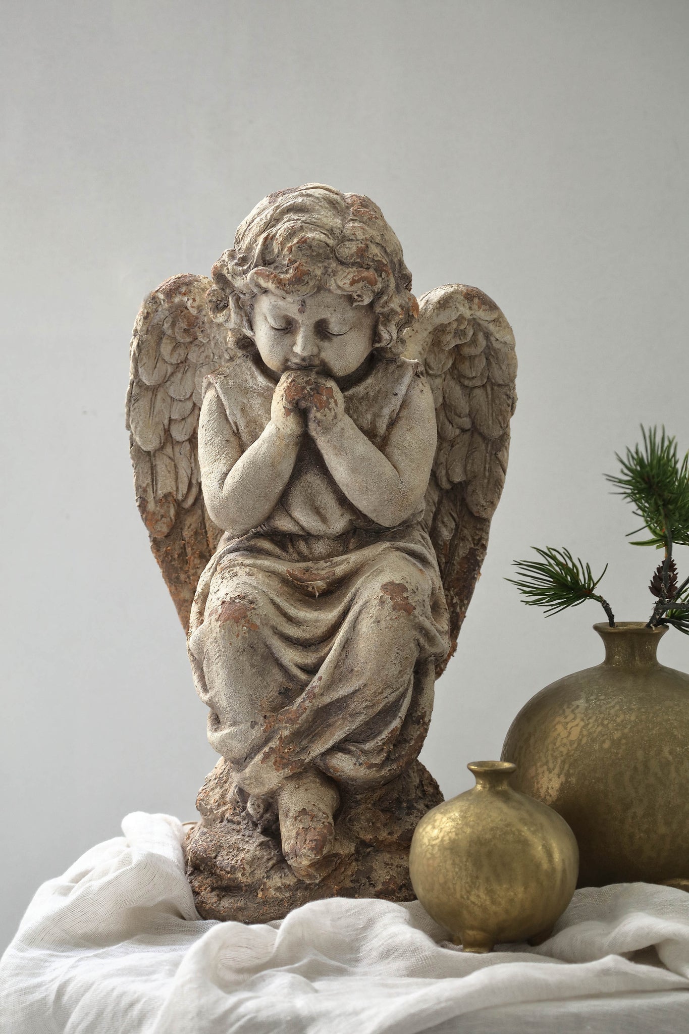 Johdie Cream Magnesia Angel Statue