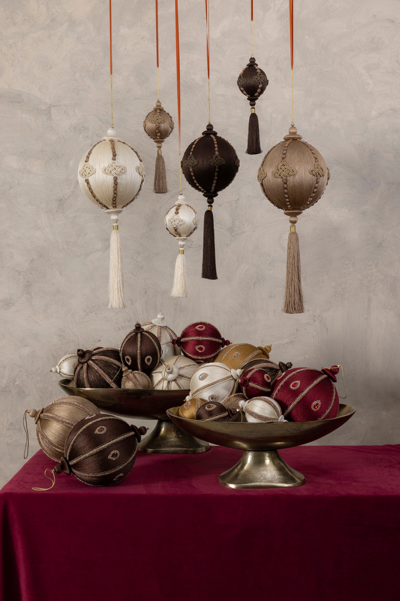 Dahryl Cream Polyester Thread Ball W Tassel L