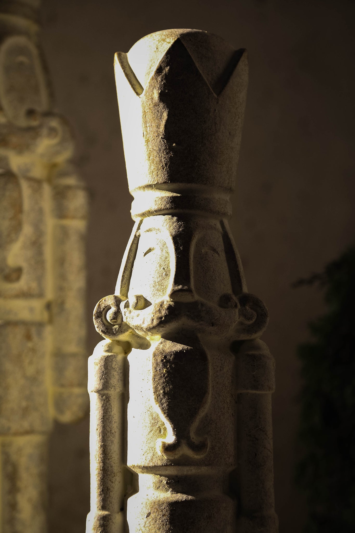 Bastian Cream Cement Nutcracker Statue M