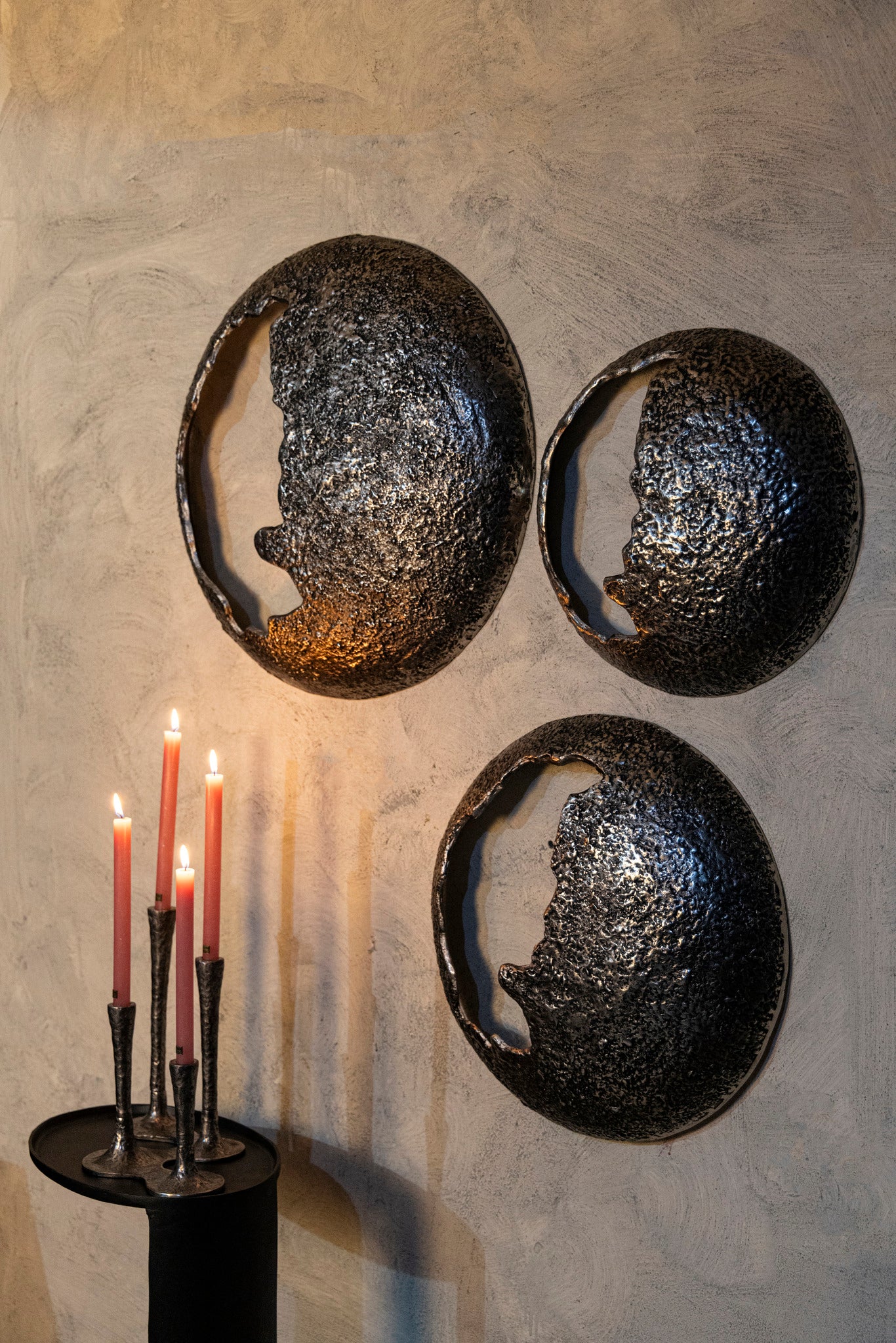 Lynette Silver Casted Alu Candleholder Rounds Base