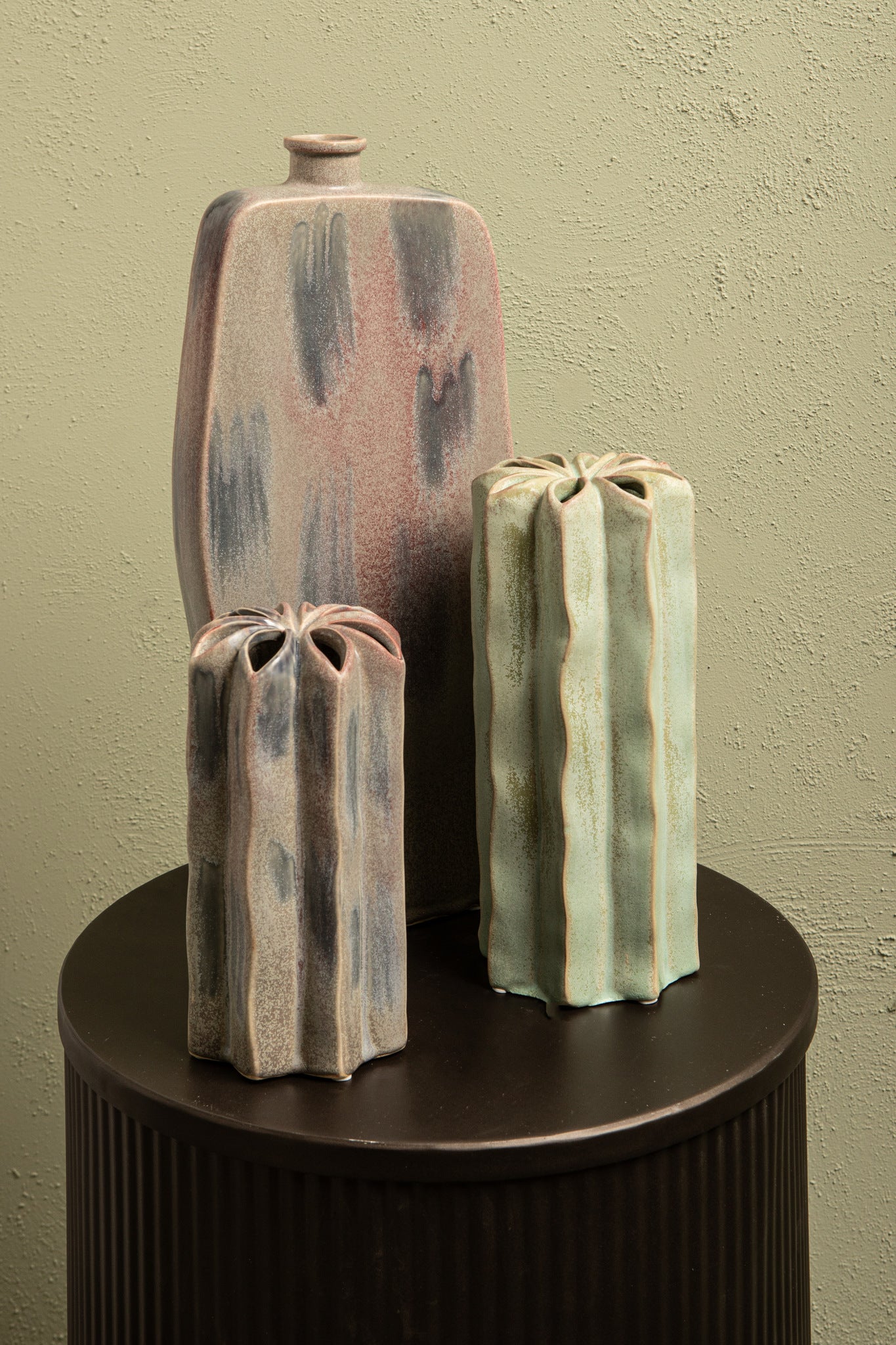 Amalie Lilac Round Ceramic Bottle L