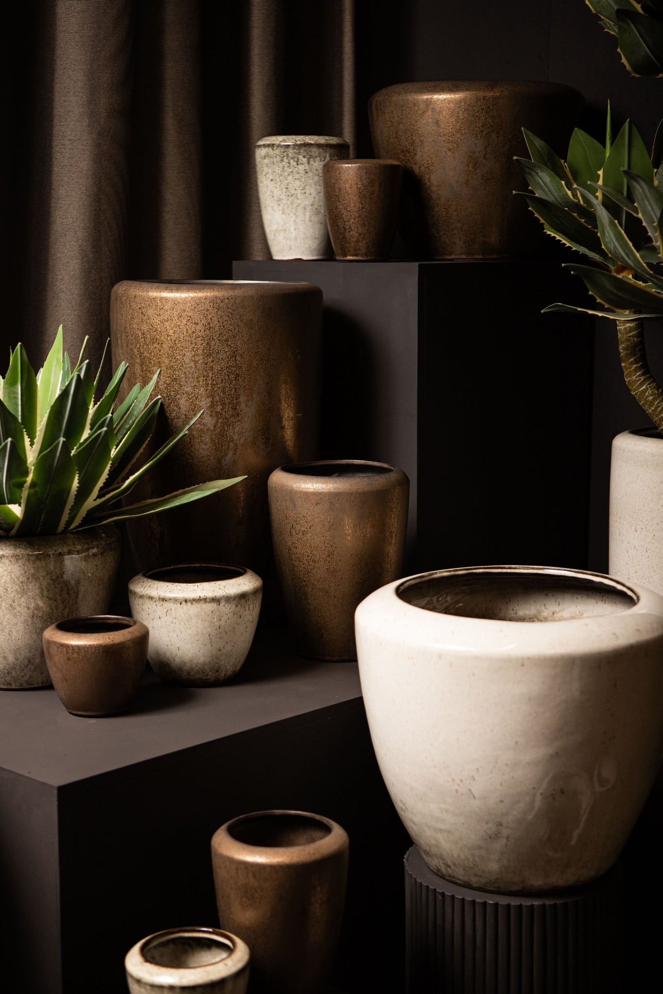 Kyleigh Bronze Round Ceramic Pot Smooth Low M