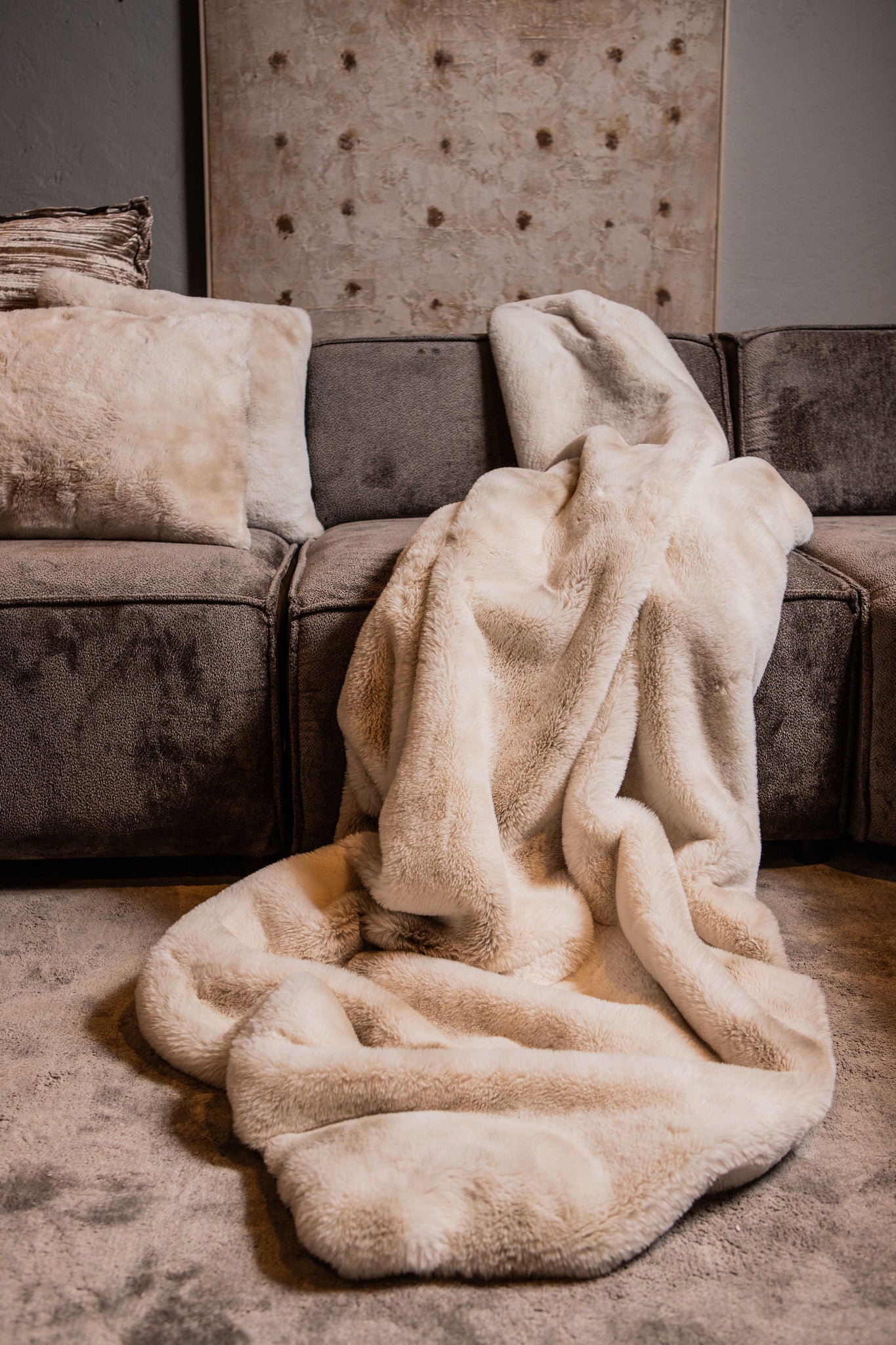 Linde Offwhite Faux Fur Plaid In Giftbox 150 X 200