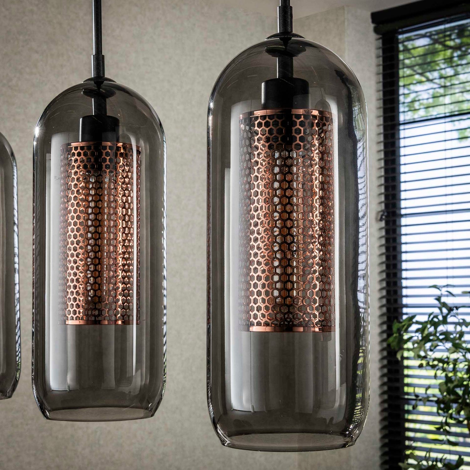 Hanglamp met 4 Lampen Smoke Glas - 105x15x150 cm - Artic Zwart - Geperforeerd Staal