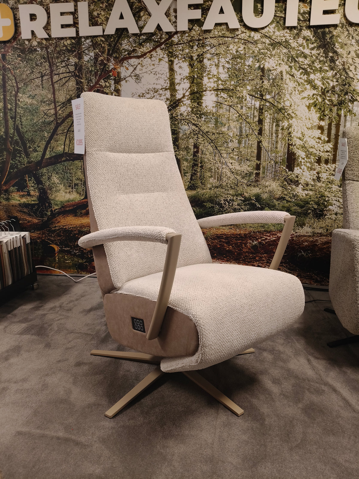 Relaxfauteuil Athene Medium - Tori 102 Ecru / Paola 10 Liver - 3 motoren elektrisch