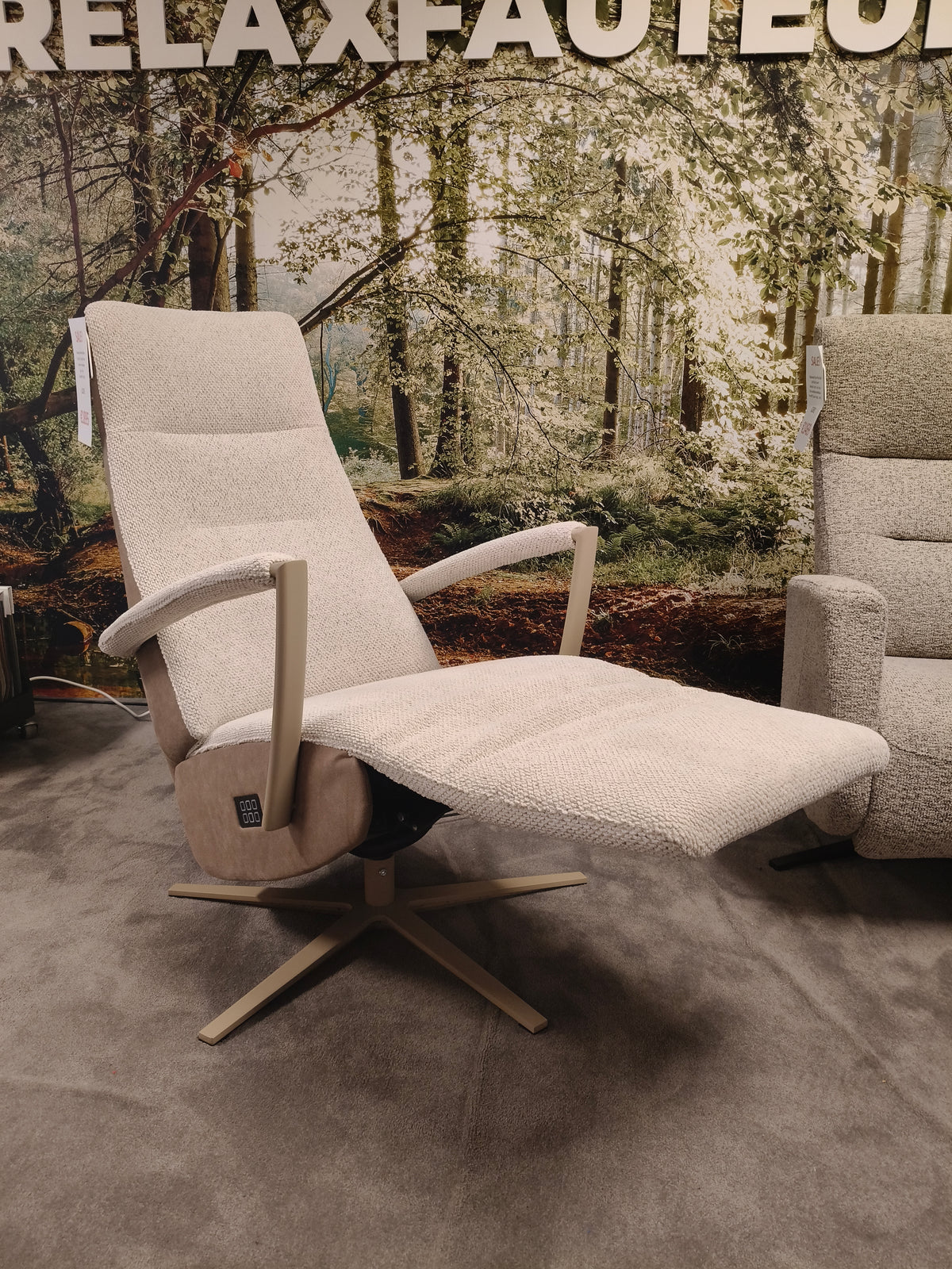 Relaxfauteuil Athene Medium - Tori 102 Ecru / Paola 10 Liver - 3 motoren elektrisch