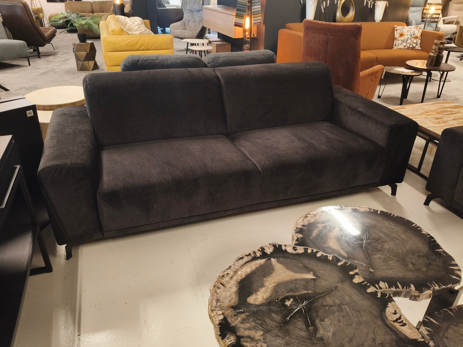 3 zits Winsum - Stof 770 Velvet Antraciet - 232cm breed