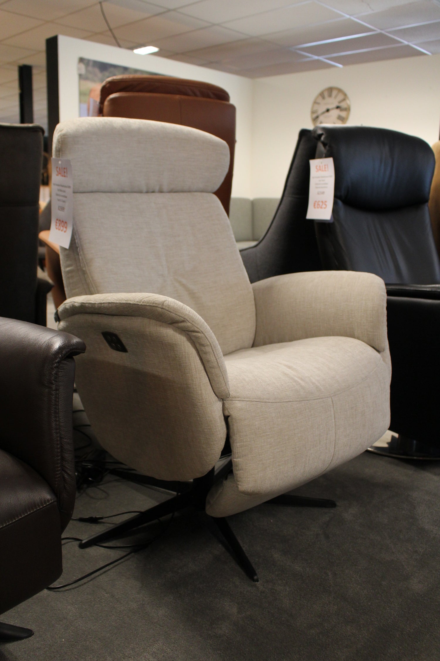 Hjort Knudsen Relaxfauteuil 6099 - Mine Sand - Elektrisch verstelbaar