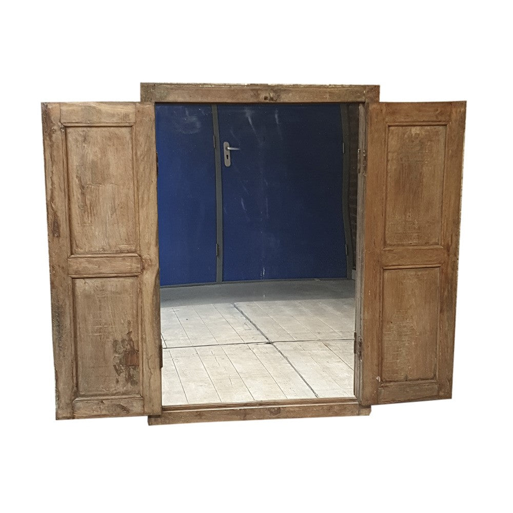 Mirrors with shutters